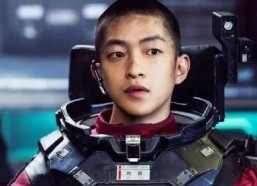 娱乐圈吃瓜屈楚萧是谁,娱乐圈吃瓜主角，揭秘其背后的故事